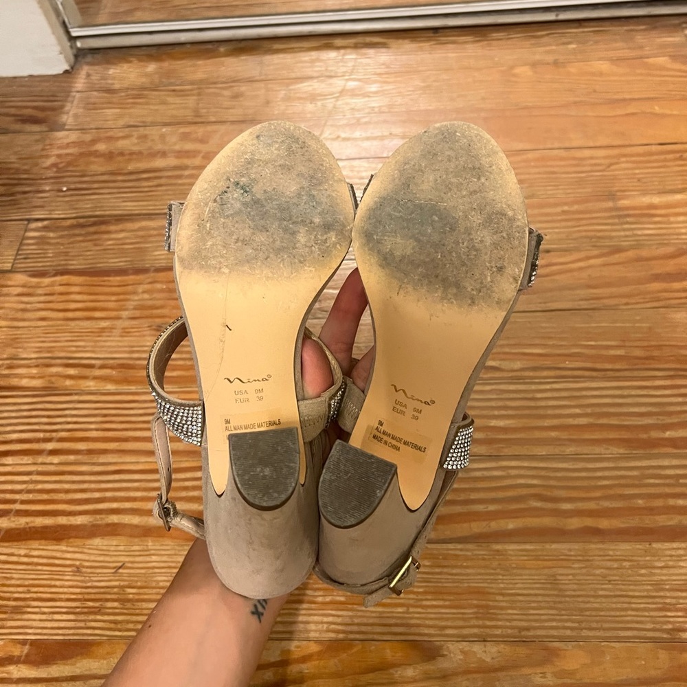 Heels - Picture 3 of 4